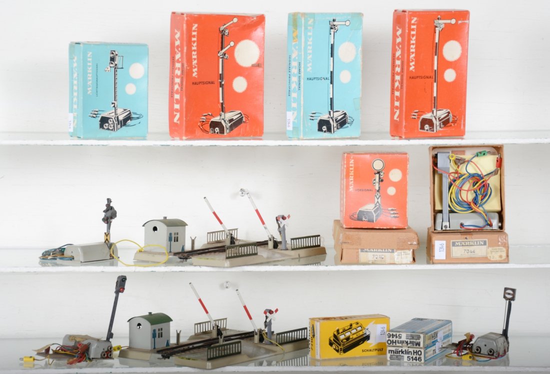 Marklin HO Accessories, Some Boxed (1 of 2)