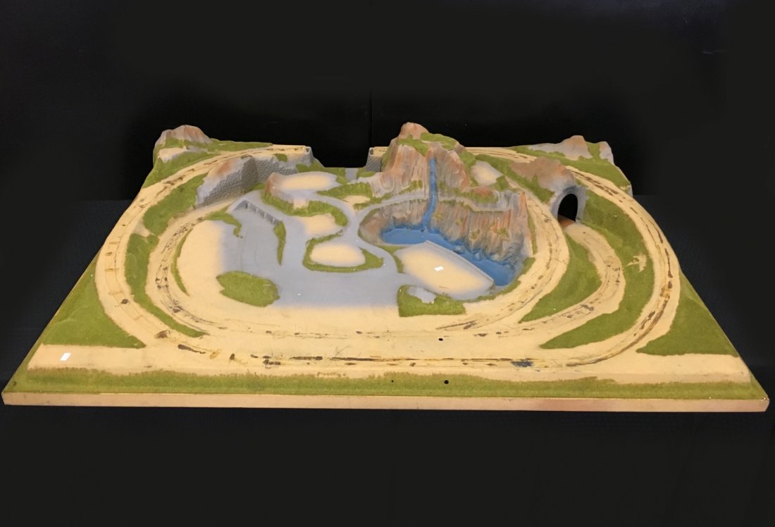 Marklin HO Noch Factory Layout (1 of 7)