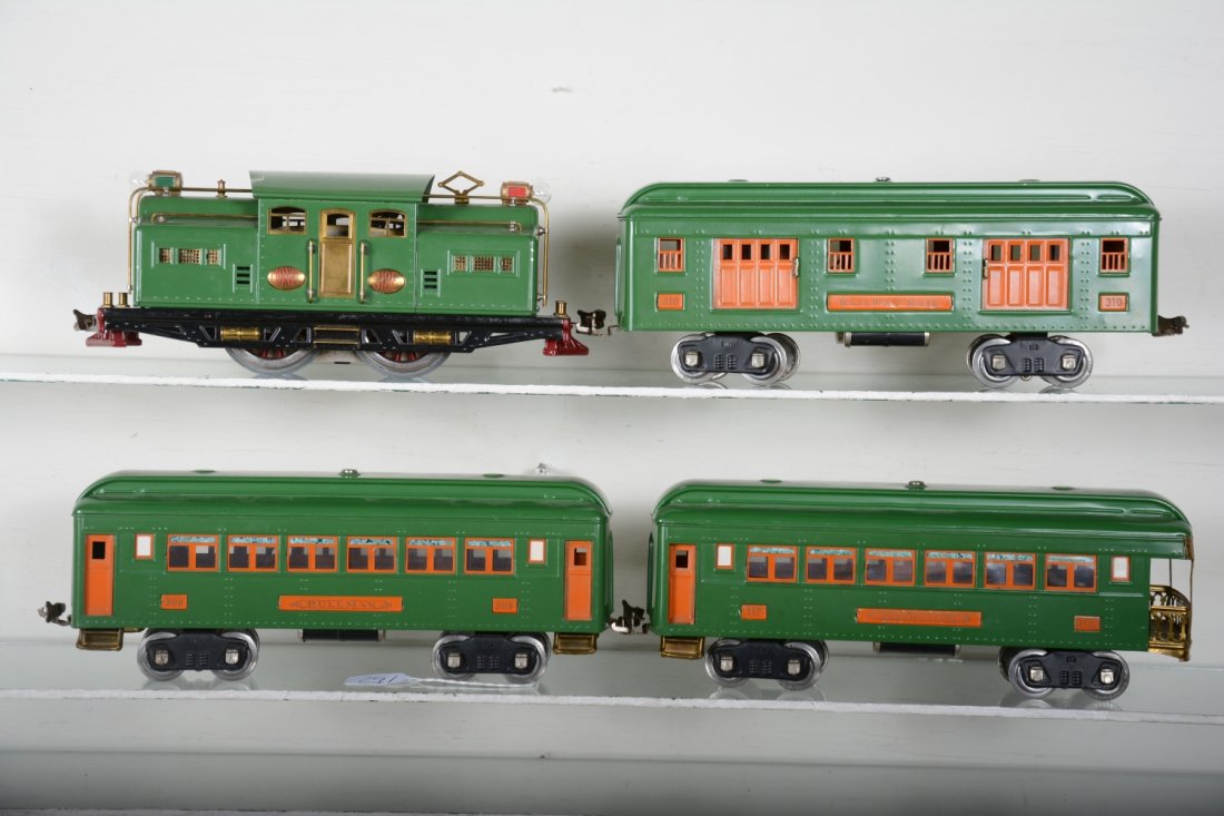 Restored Lionel 318E Passenger Set (1 of 4)