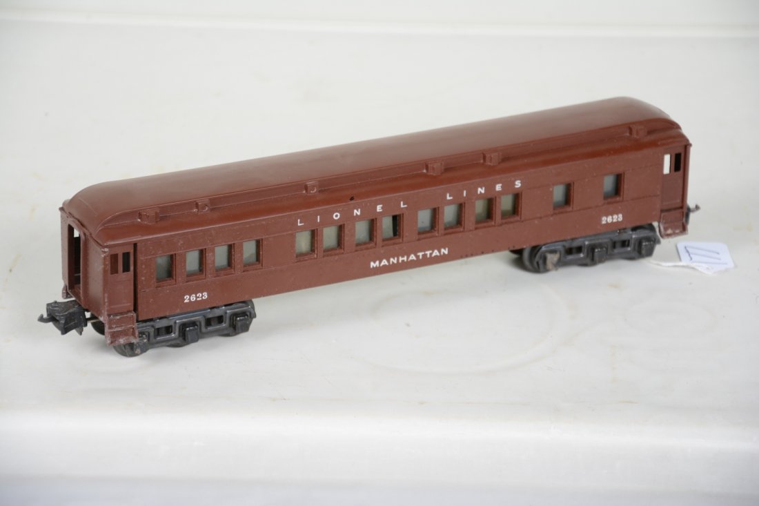 Clean Lionel 2623 Manhattan Madison Car: Nice patina with bright lettering. It has 1 repaired step, otherwise C7+