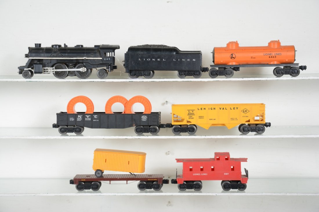 Uncataloged Lionel 237 Steam Freight Set (1 of 4)