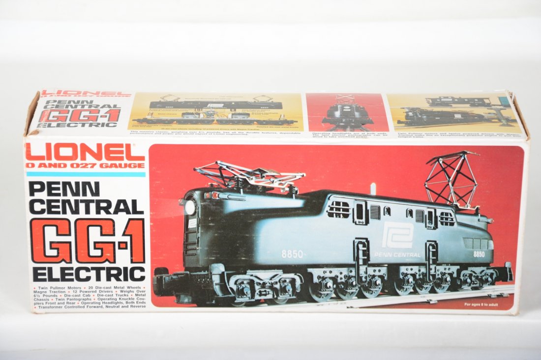 Lionel MPC 8550 Penn Central GG1 Electric: Nice clean example, showing light runtime with C9 body with nice box.