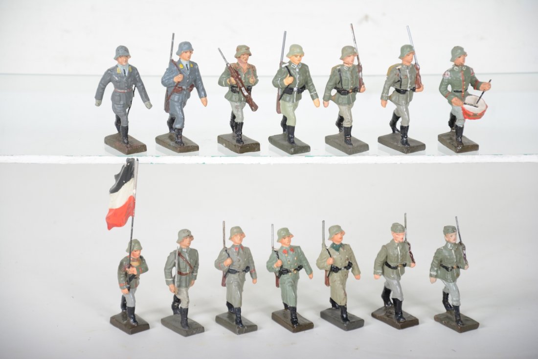 Lineol German Marching Soldiers (1 of 2)