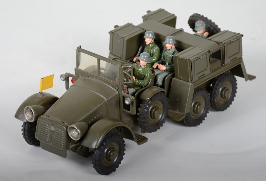 Fantastic Hauser US Army Transport Vehicle (1 of 4)