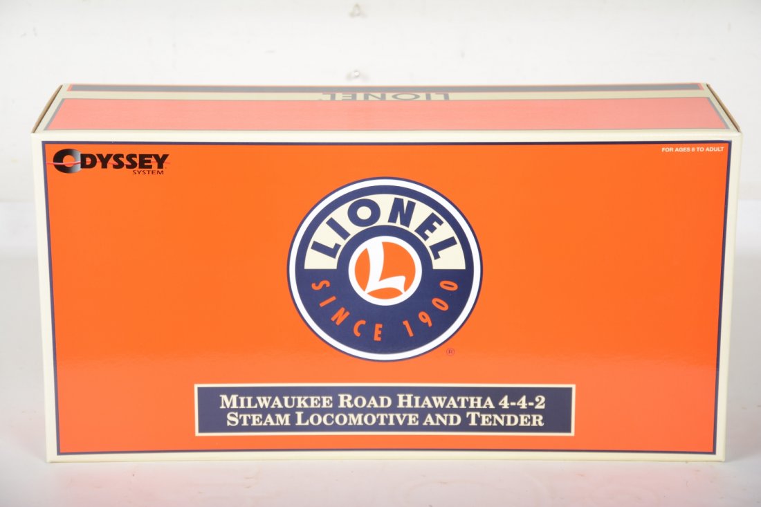 Lionel 38094 Hiawatha Streamline Loco: 054. Nice Odyssey series loco equipped with TMCC, Flywheel drive, RailSounds and more. It is new in box, C10 (see next lot for matching cars)