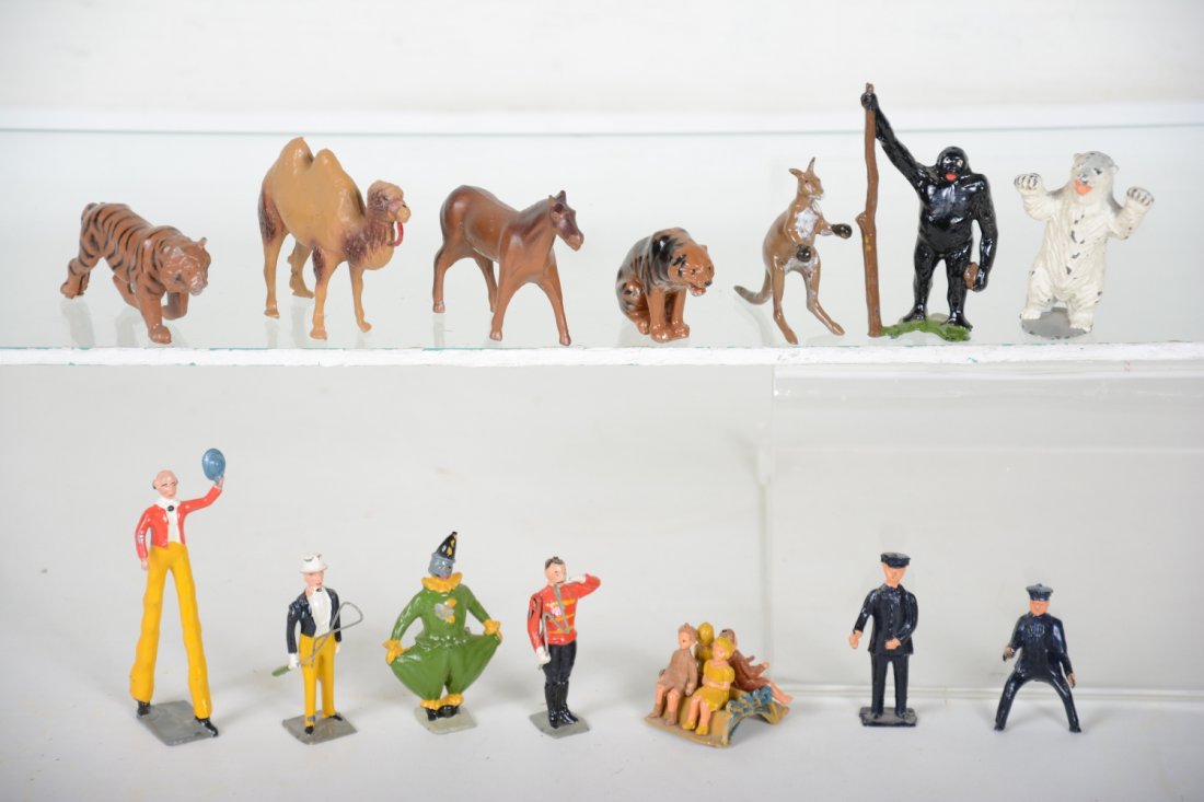 18 Assorted Britains with Circus Figures (1 of 2)