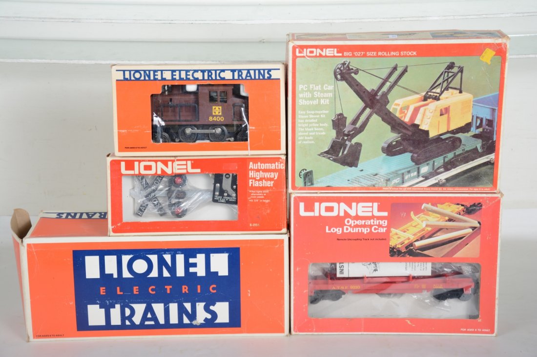 O Ga. Lionel Train & Accessory Lot (1 of 2)