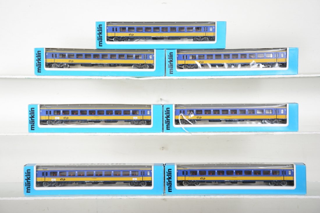 7 Marklin HO Swiss Passenger Cars (1 of 2)