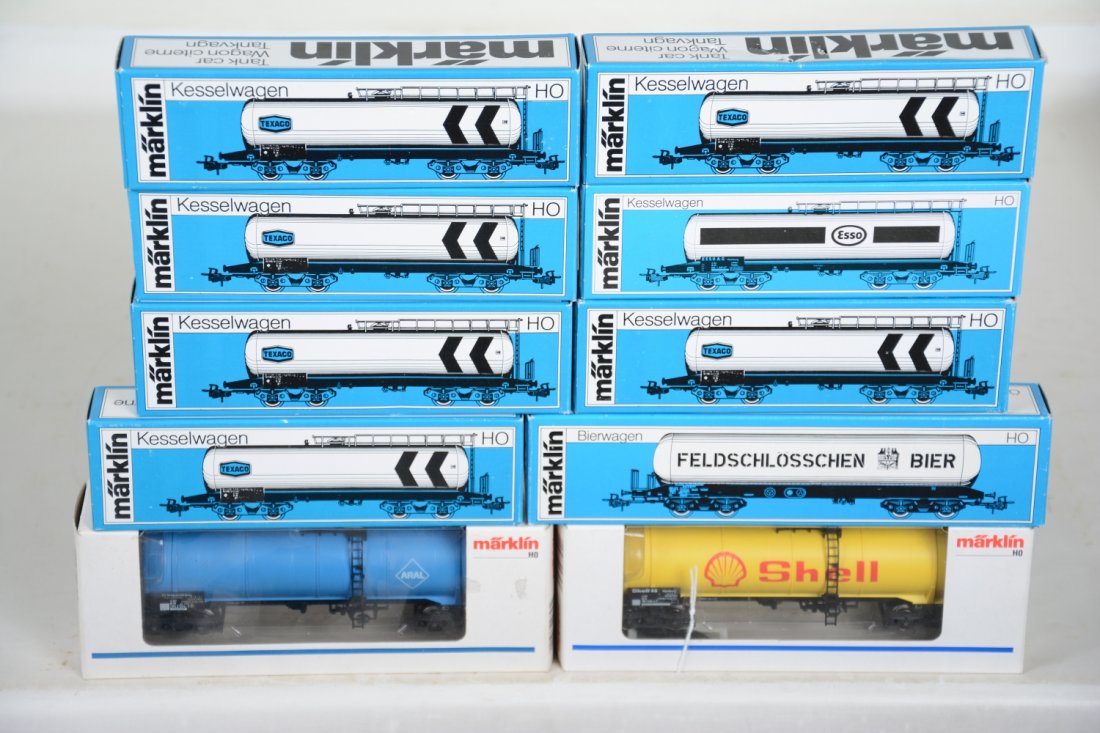 Marklin HO Tank Cars: Includes 4756 Shell; 4758 Aral; 4650 Esso; 4632 Feldschlossshen Bier; 6 #4652 Texaco. All appear like new with boxes, C9+-10
