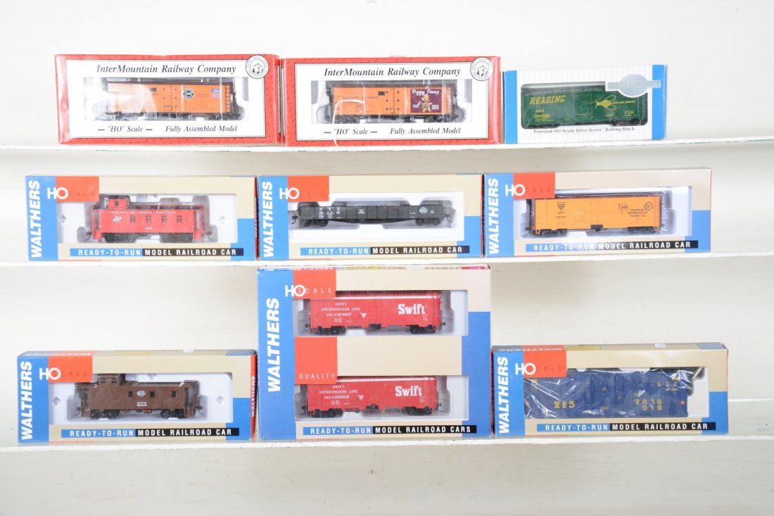 Boxed HO Freight Cars (1 of 1)