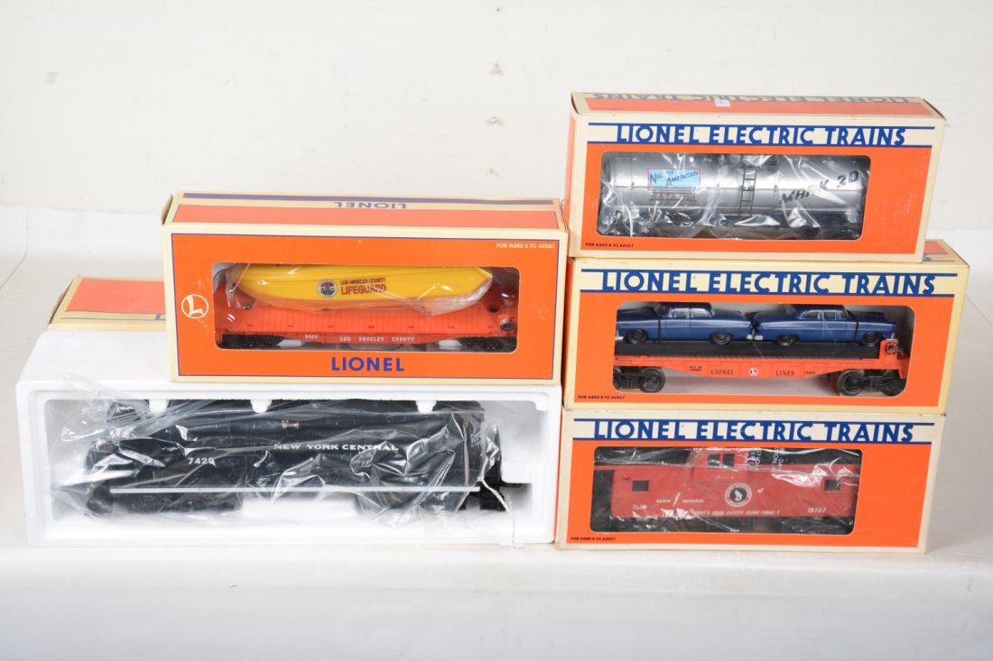 Lionel NYC Diesel Freight Set (1 of 2)