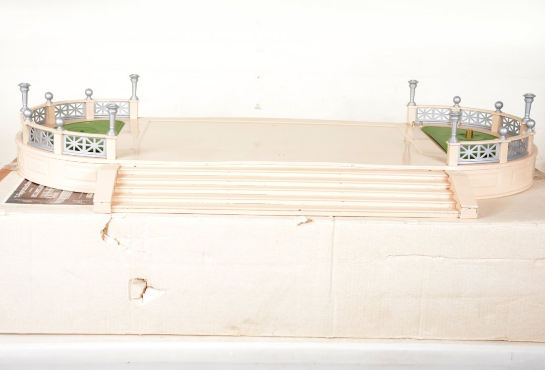 Boxed T-Repro Late Lionel 129 Terrace (1 of 4)