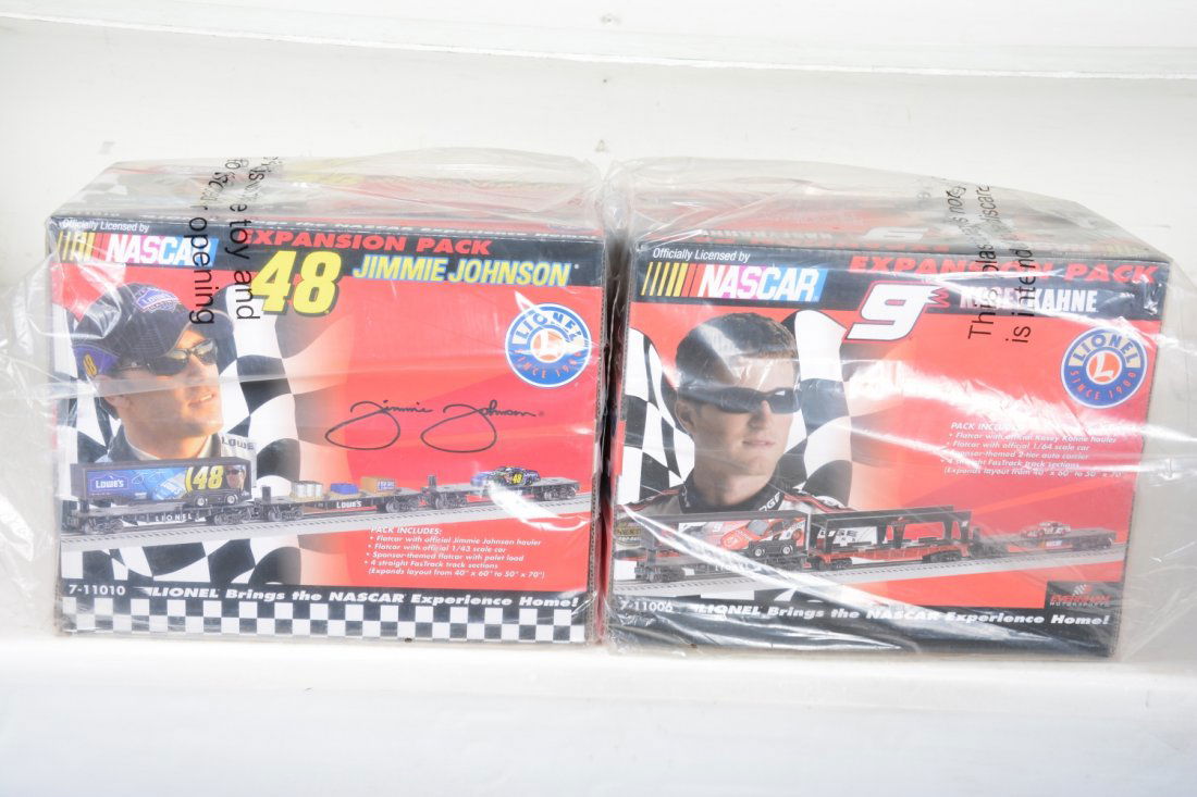 2 Lionel NASCAR Expansion Packs (1 of 3)