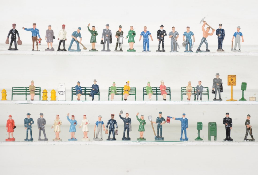 50+ American Flyer S Ga. Figures: Made for American Flyer by Authenticast with round bases and left unmarked. Most are clean & shiny, showing light to moderate playwear, C7-8