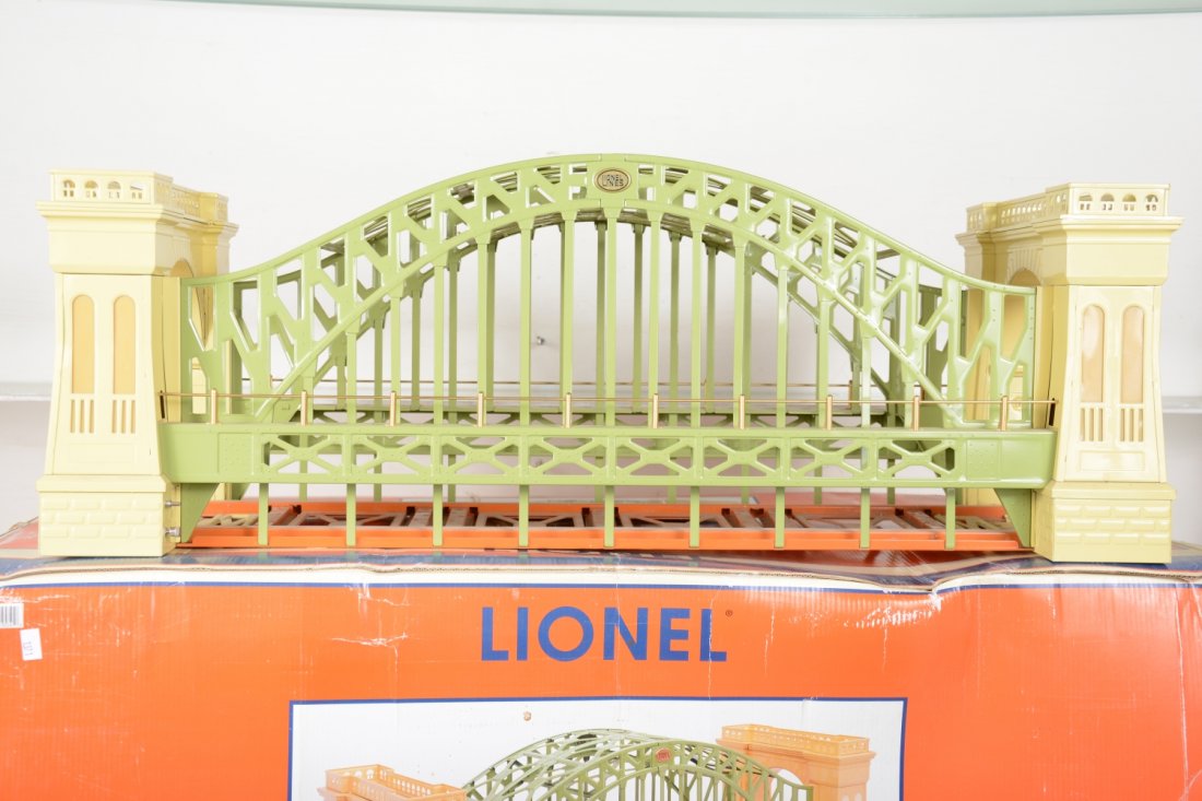 Lionel 32904 #305 Hellgate Bridge (1 of 4)
