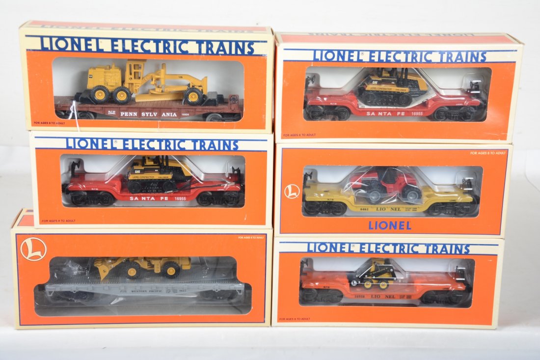 O Ga. Lionel Flats With Construction Vehicles (1 of 2)