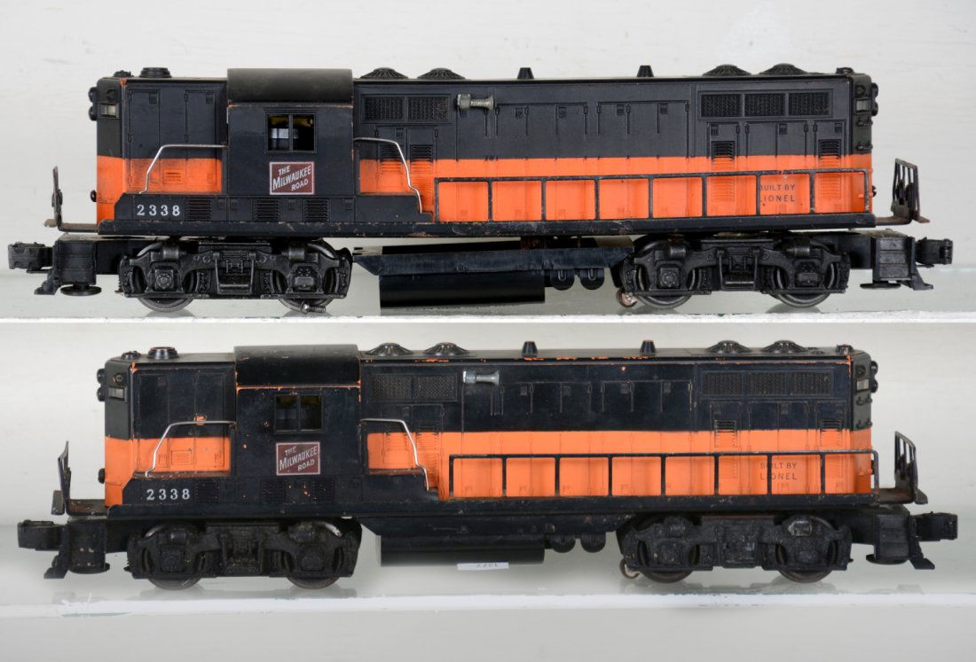 2 Lionel 2338 MR GP7 Diesels (1 of 4)