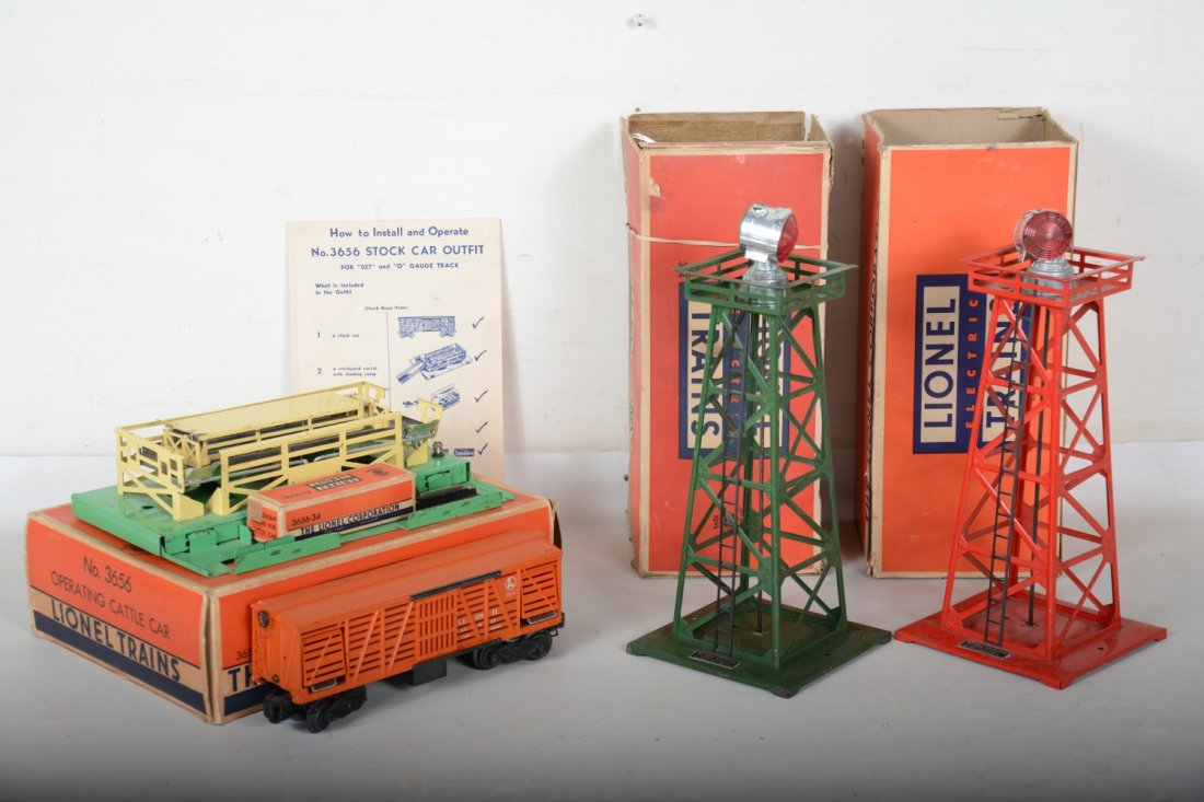 3 Boxed Lionel Accessories (1 of 2)