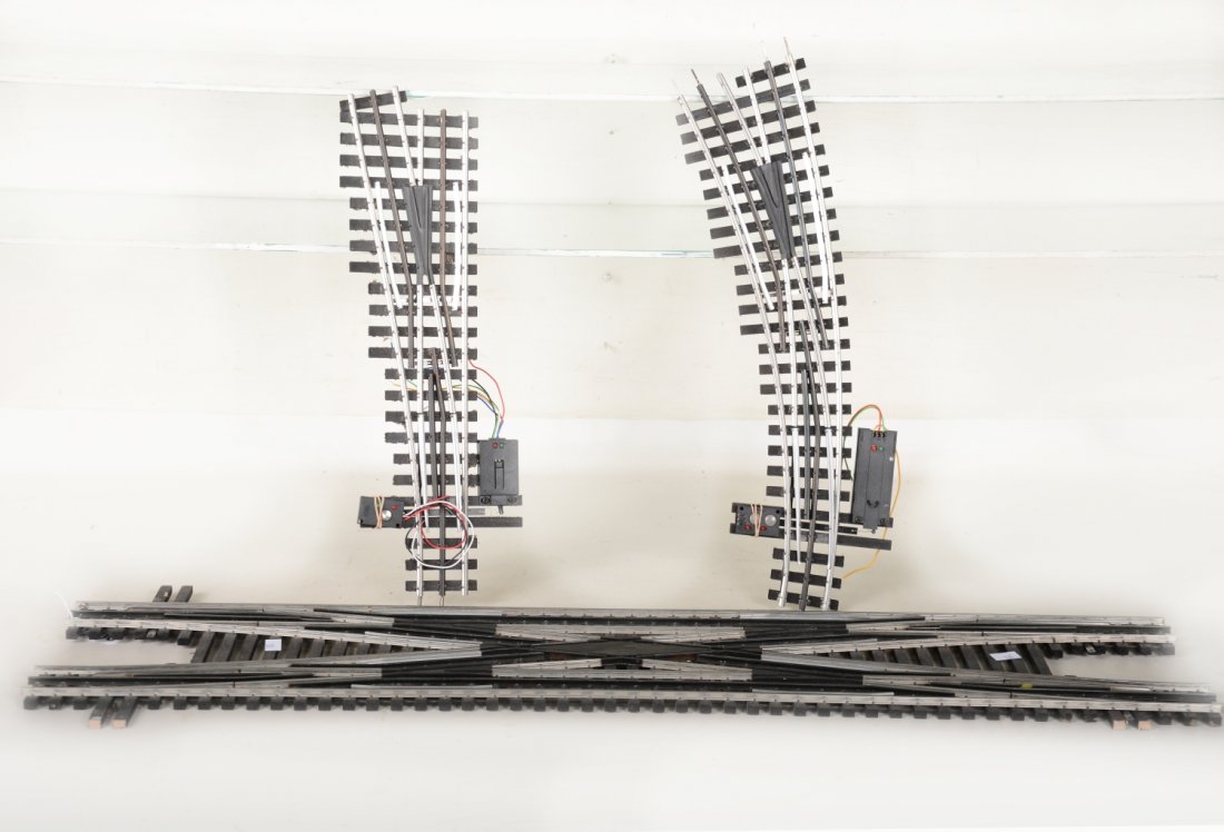 3 Ross Custom Switches: All wood ties, includes a nice double slip switch; 072 curve switch and Wye switch. They show light use.