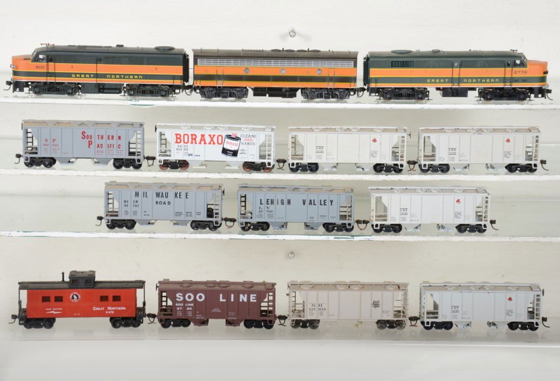 HO GA GN Diesel Covered Hopper Train (1 of 4)