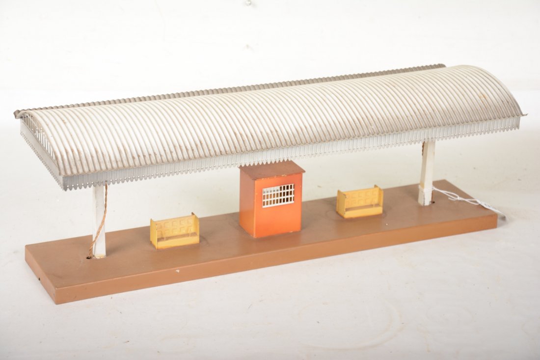 Unusual Marklin 2076/1 Station Platform (1 of 4)