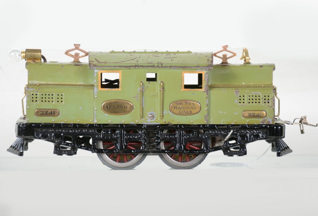 Scarce Ives Plated 3241 Center Cab Electric (1 of 4)