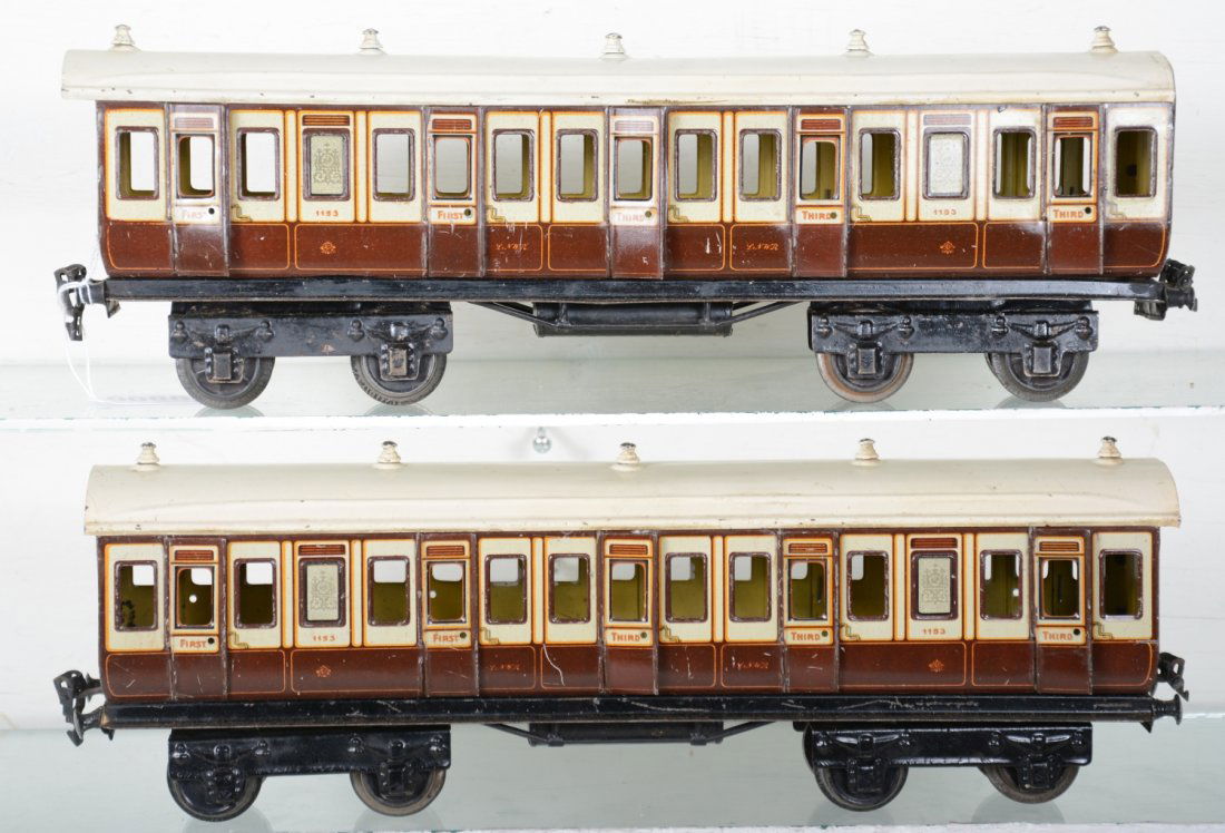 2 Marklin 2875/1 LNWR 42cm Compartment Coaches (1 of 4)