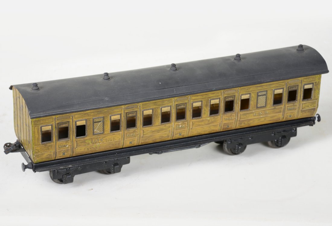 Marklin 42cm 2875 GNR Compartment Coach (1 of 4)