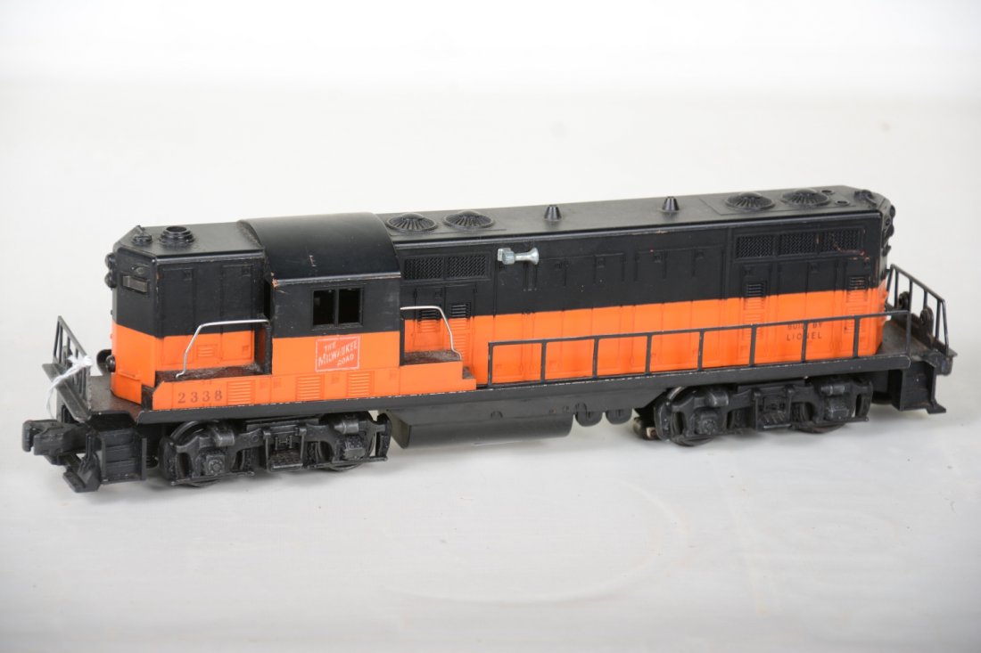 Scarce Lionel 2338 Orange Cab MR GP7 (1 of 4)