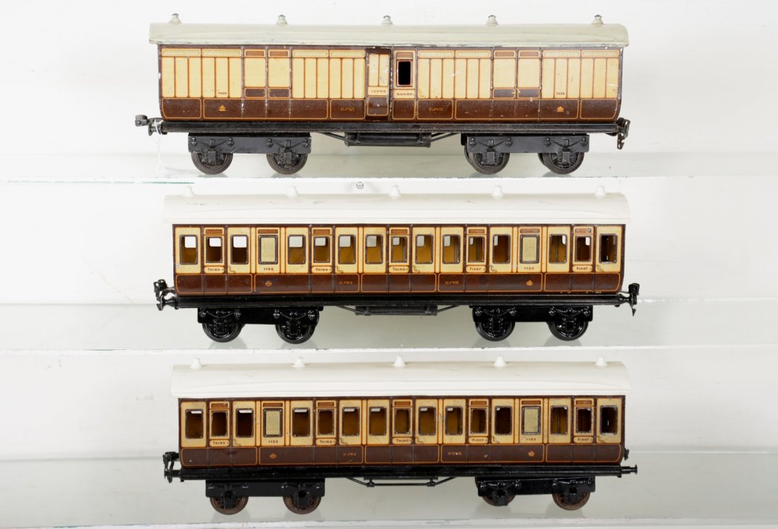 Marklin 42cm LNWR Compartment Coach Set (1 of 4)