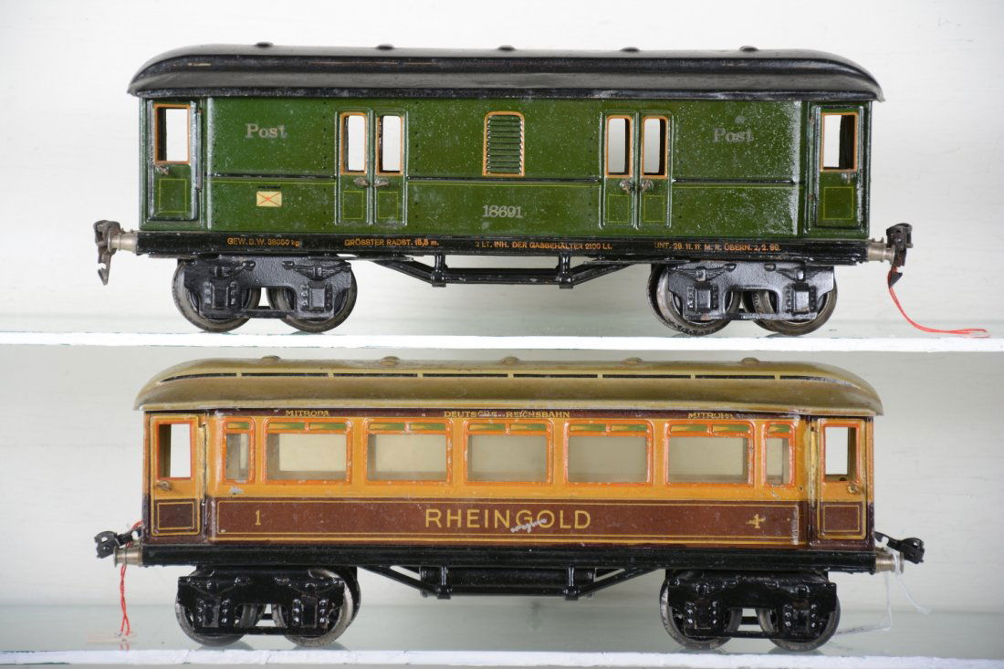 Marklin 33cm 18691 & Rheingold Coach (1 of 4)