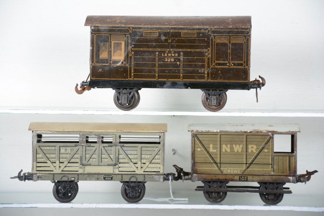 3 Bassett-Lowke Freight Cars (1 of 4)