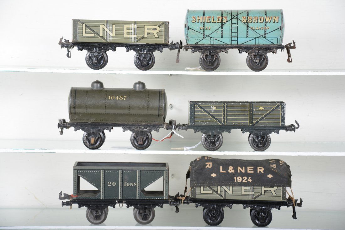 6 Bing 20cm Freight Cars (1 of 4)