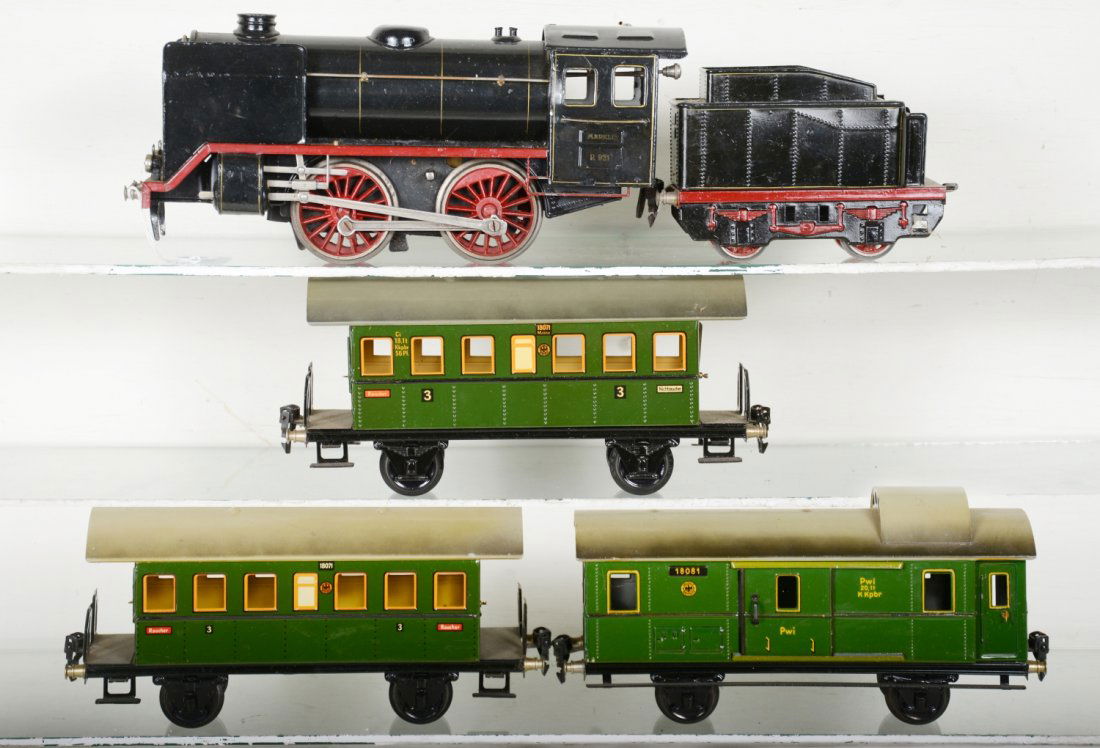 Marklin DB Steam Passenger Set (1 of 4)