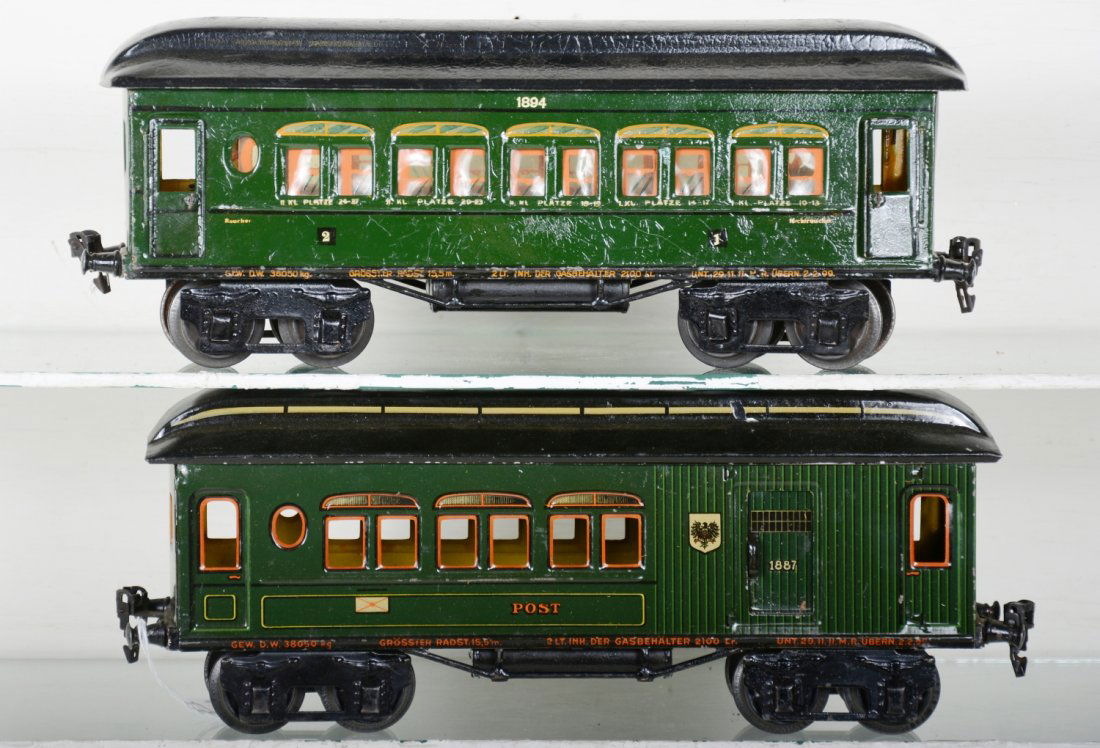Early Marklin 33cm Passenger Cars (1 of 4)