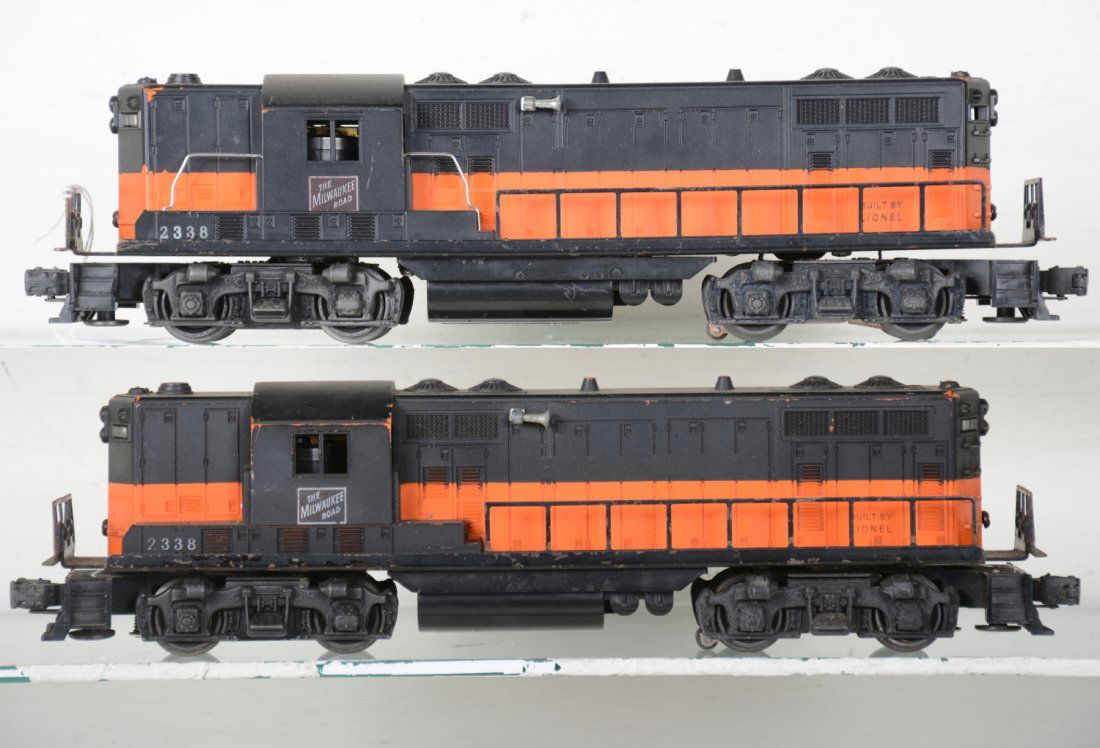 2 Lionel 2338 MR GP7 Diesels (1 of 2)