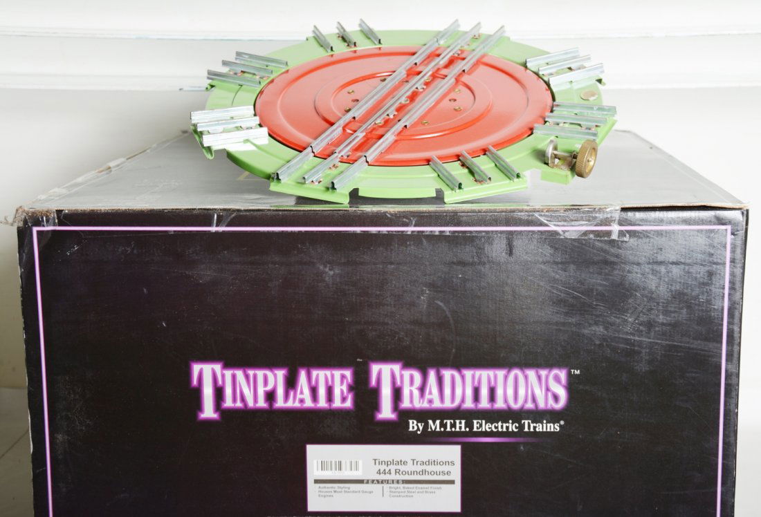 MTH 10-1111 Roundhouse & Turntable (1 of 2)