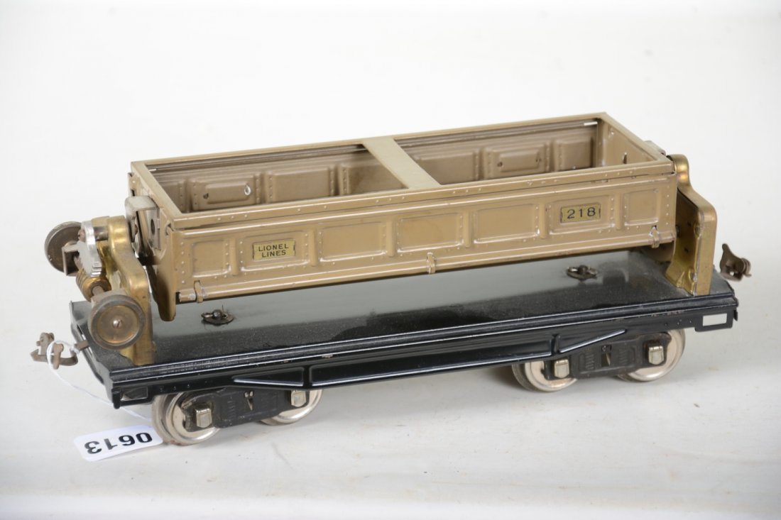 Clean Early Lionel 218 Dump Car (1 of 4)