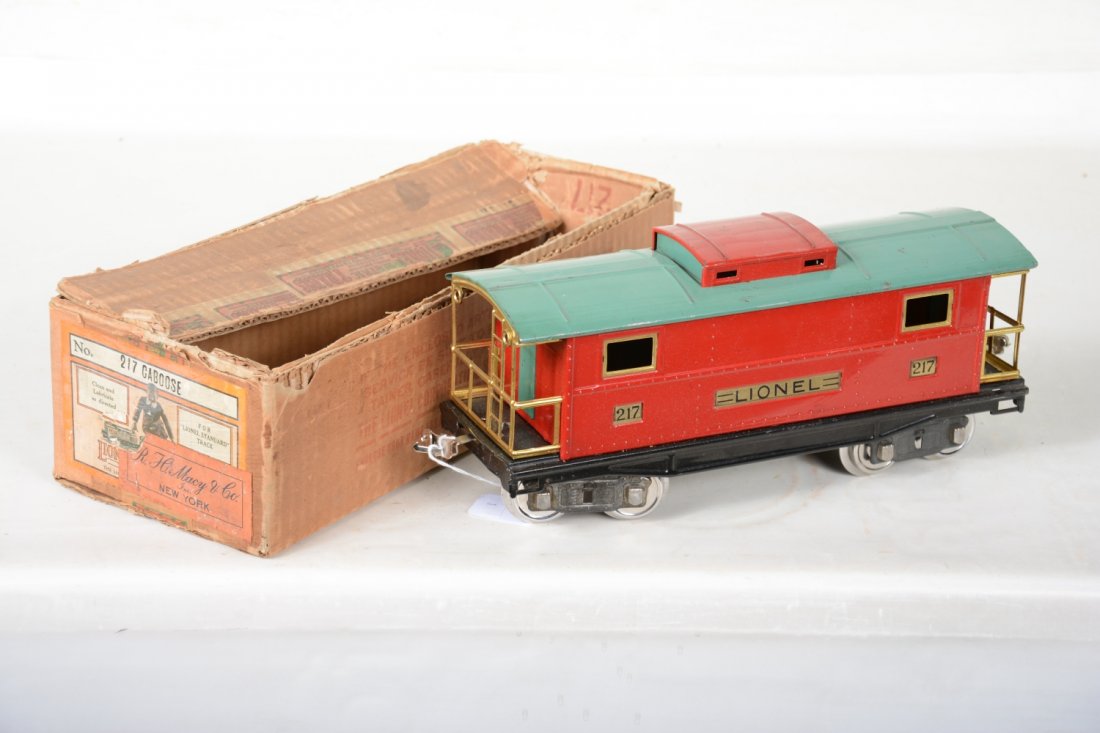 Boxed Lionel 217 Caboose, Macys (1 of 4)