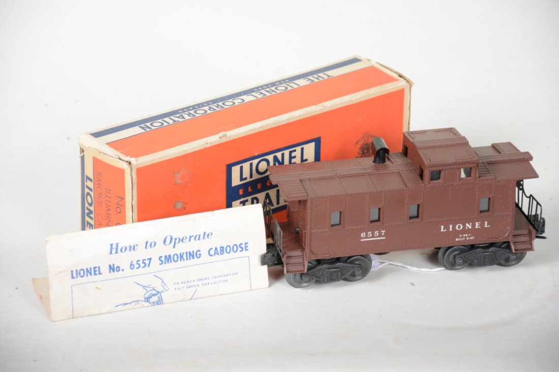 Clean Boxed Lionel 6557 Smoke Caboose (1 of 4)