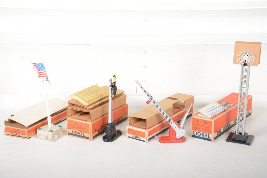 Nice Boxed Lionel Accessories (1 of 2)