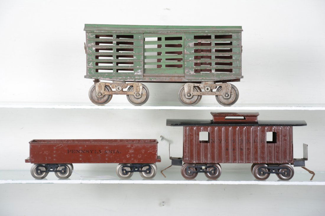3 Early Lionel Freight Cars (1 of 4)