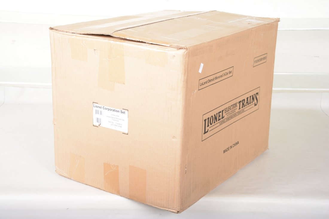 Lionel 11-6060-0 Repro Leyland-Detroit Monorail Set (1 of 2)