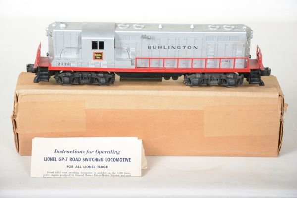 Boxed Lionel 2328 Burlington GP7 Diesel (1 of 4)