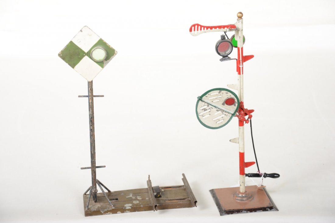 2 Marklin Signals (1 of 2)