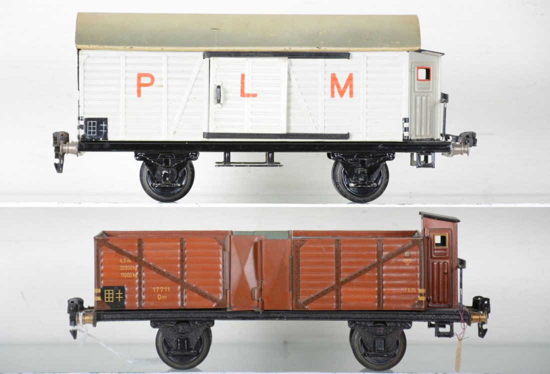 2 Marklin 24cm Freight Cars (1 of 4)