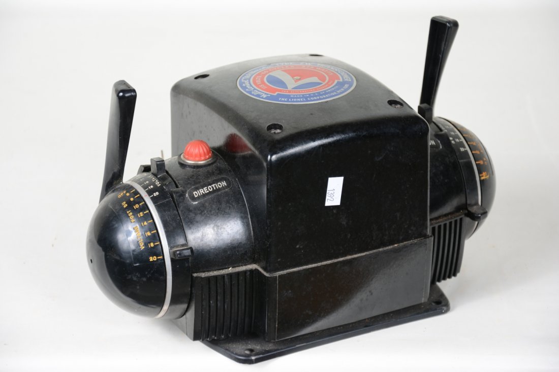 Lionel ZW 275 Watt Transformer: Clean with supple cord. It shows light playwear, C8. Sold AS-IS.