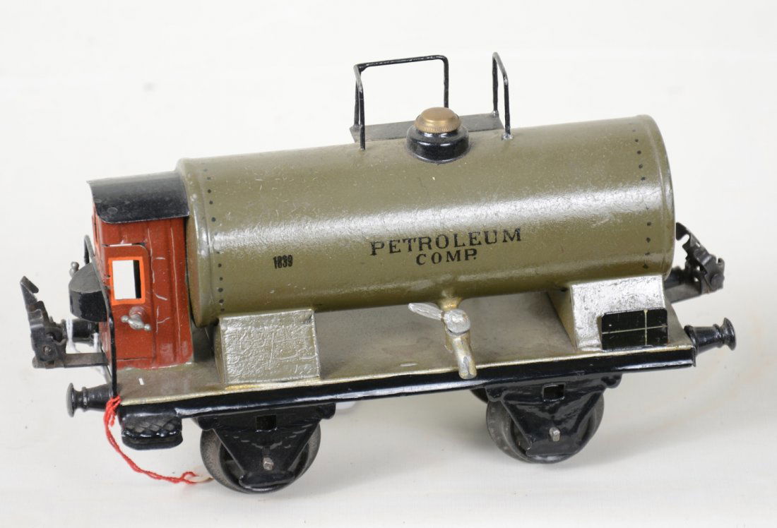 Nice 23cm Marklin 1994/1 Petroleum Car: 1 Gauge. Clean dark olive tank car with brakeman's shack. It has ann intact spigot and original brass cap. It shows light playwear, C8