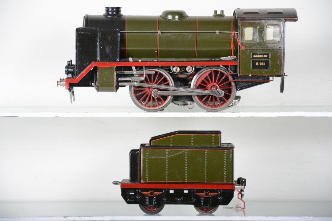 Super Marklin R921 Steam Locomotive (1 of 4)