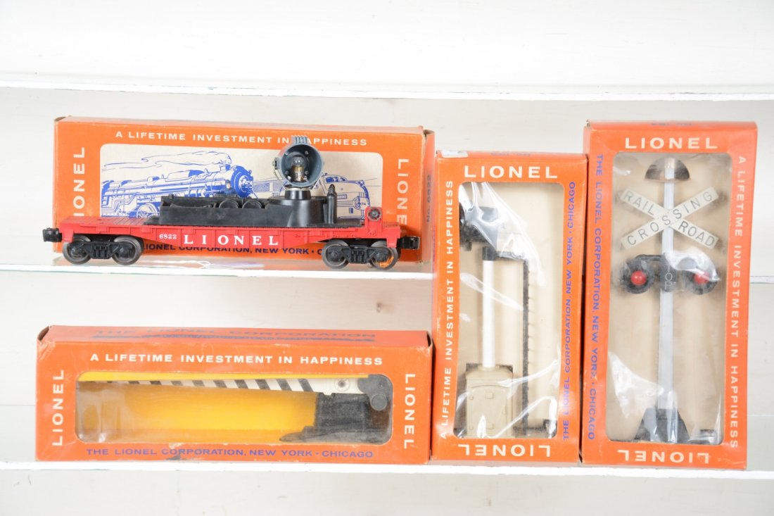 4 Mint Boxed Lionel Trains (1 of 4)